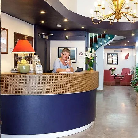 Suzane Hotel 3*